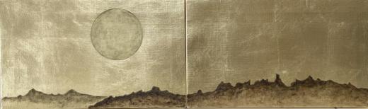 山の上の月